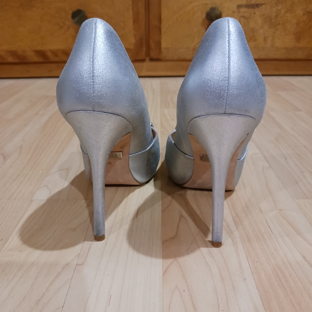Shoes - Picture 3 of 4